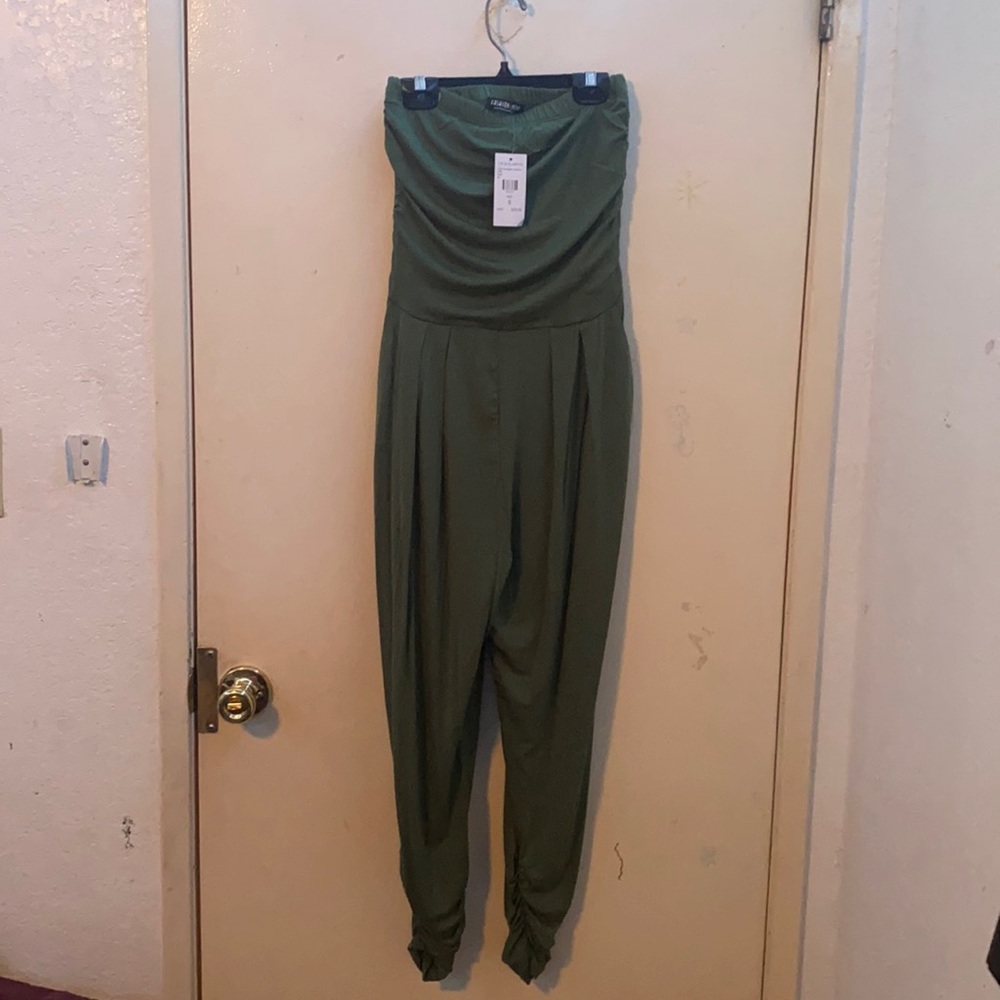 Fashion Nova Babe Jumpsuit ‘ Olive Size Small  (BRAND NEW) !